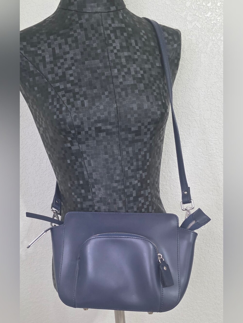 NICOLI Navy Leather Crossbody Bag